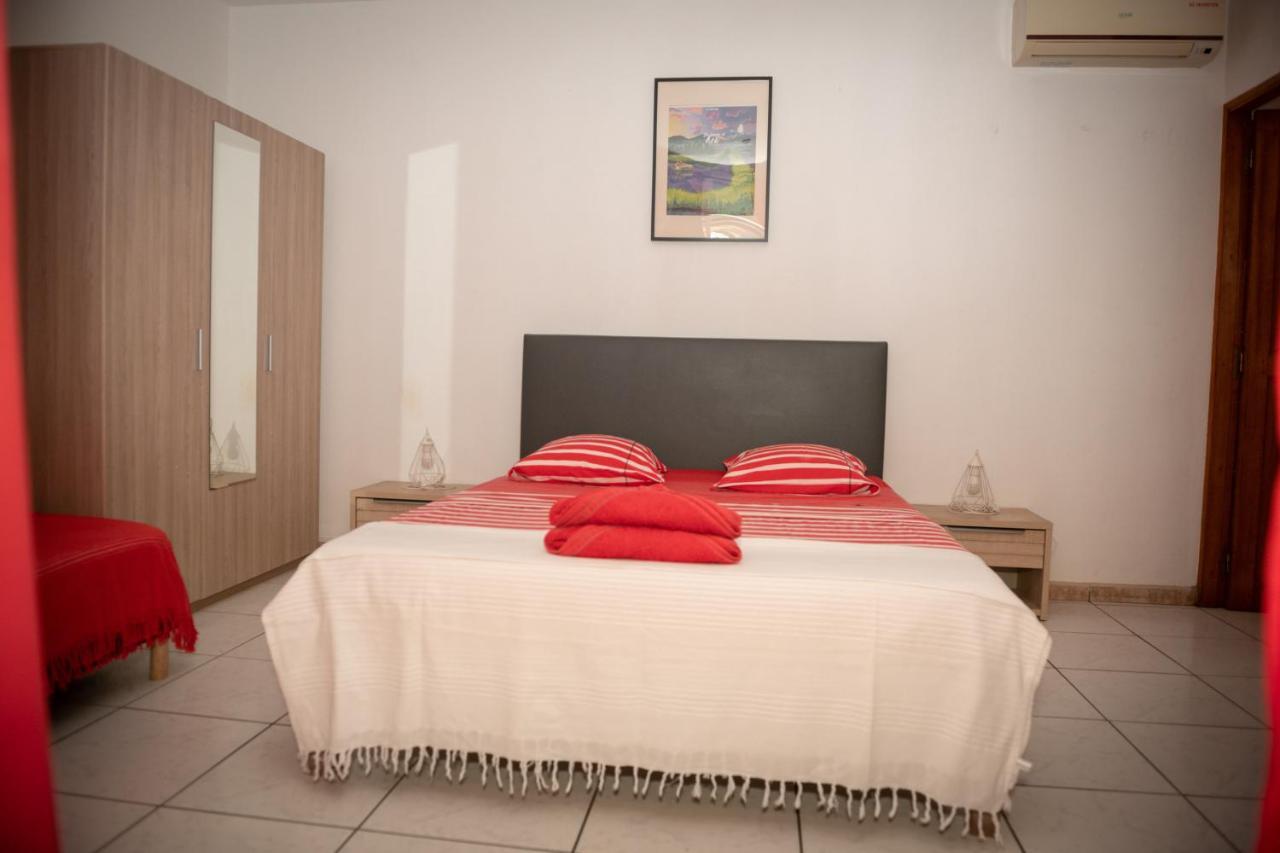 Chambres D'Hotes Du Domaine Des Doudous サン・ピエール エクステリア 写真